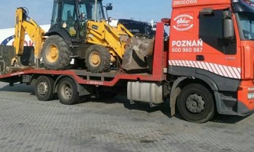 Transport traktorów opryskiwaczy przyczep Poznań 600-960-987